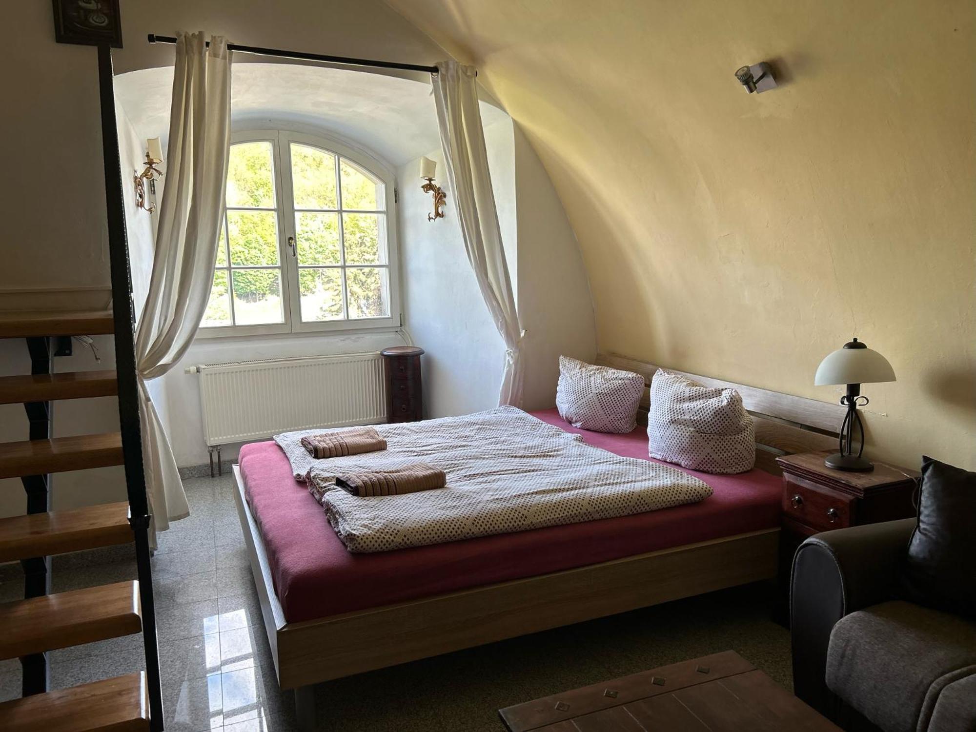 Appartement Rezidence Napoleon à Loket Extérieur photo